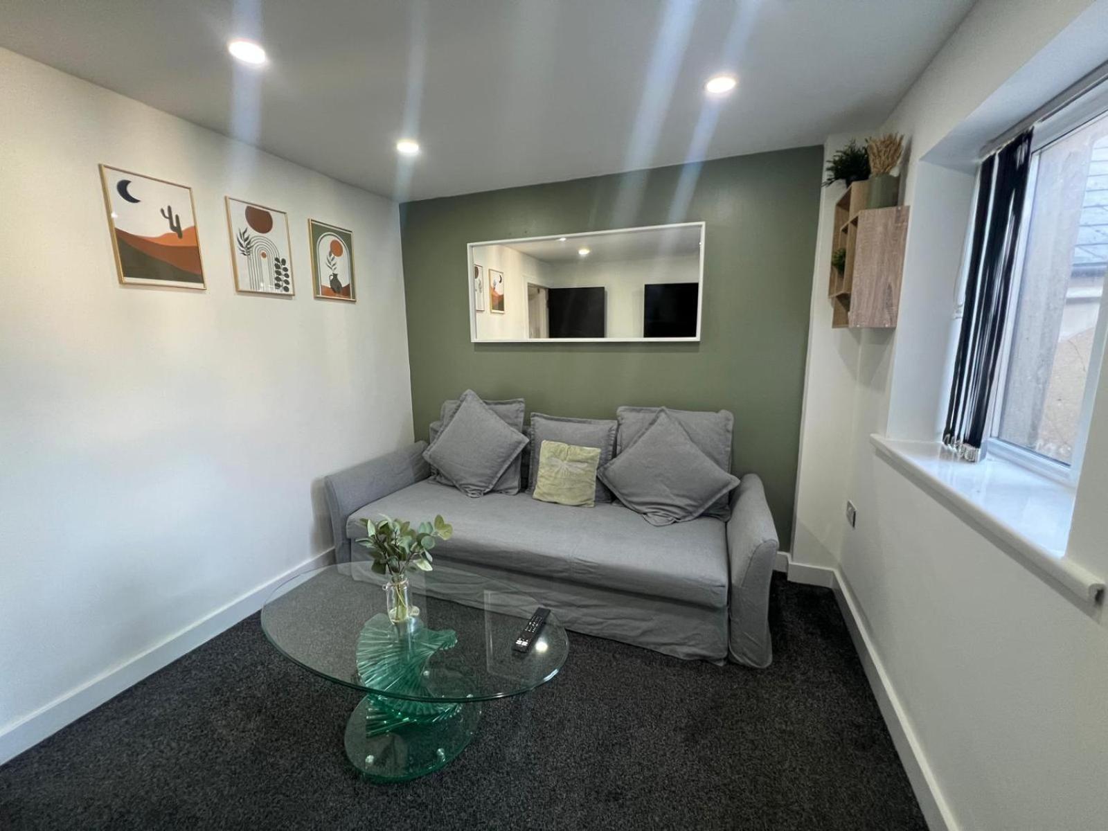 City Centre Location! For Business And Leisure! 5/6 Guests 카디프 외부 사진